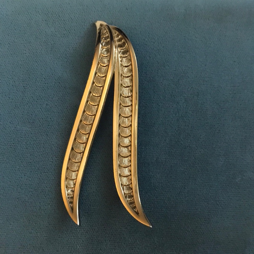⚡️FINAL PRICE⚡️ VTG Seashell V Brooch